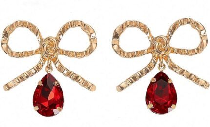 Pendientes largos de metal dorado con lazo con piedra color Rubi