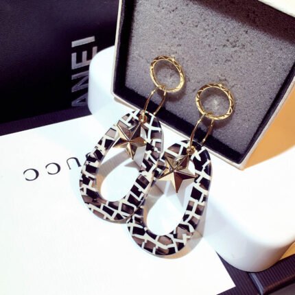Aretes con aleacion de zinc Stagona